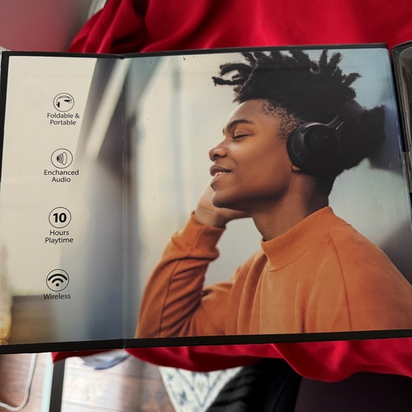 New - Brookstone NovaTouch Wireless Headphones - Picture 4 of 4